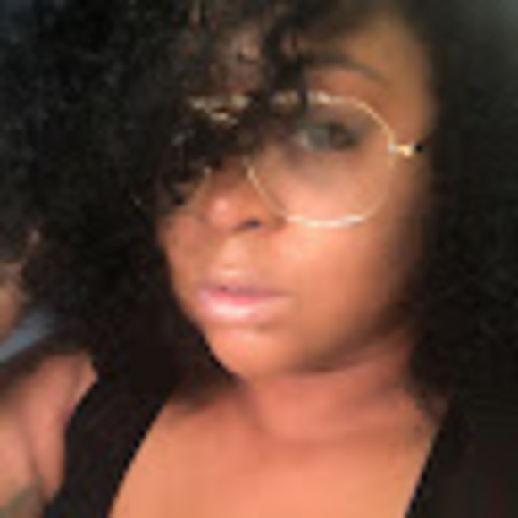 Meet your Posher, Cortney - Picture 1 of 1